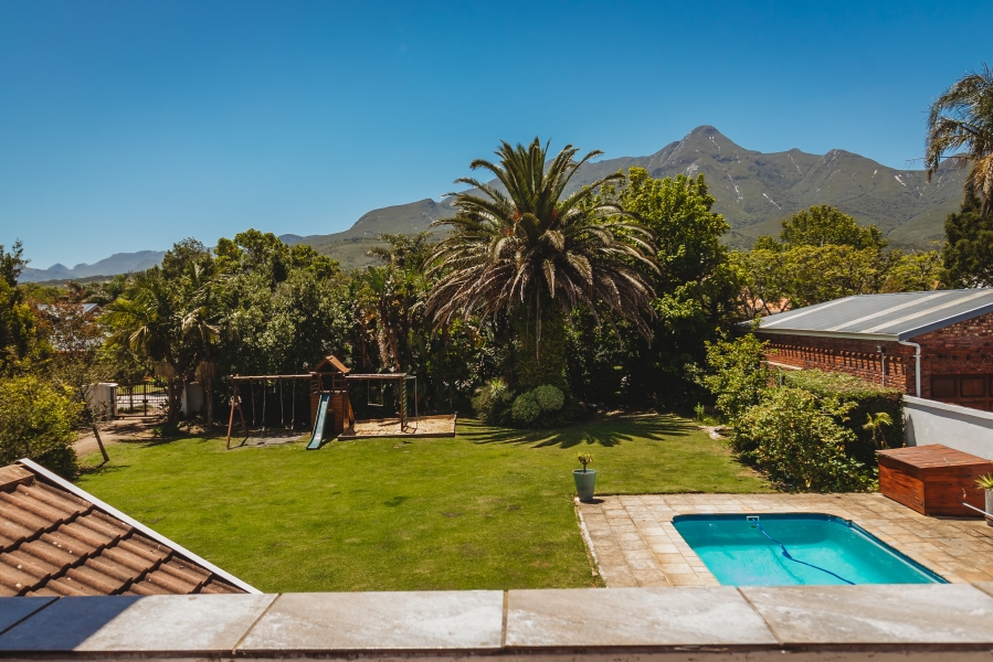 5 Bedroom Property for Sale in Heatherlands Western Cape